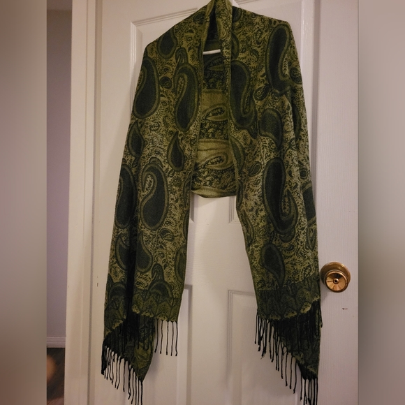 Vintage Paisely Shawl - Picture 4 of 4